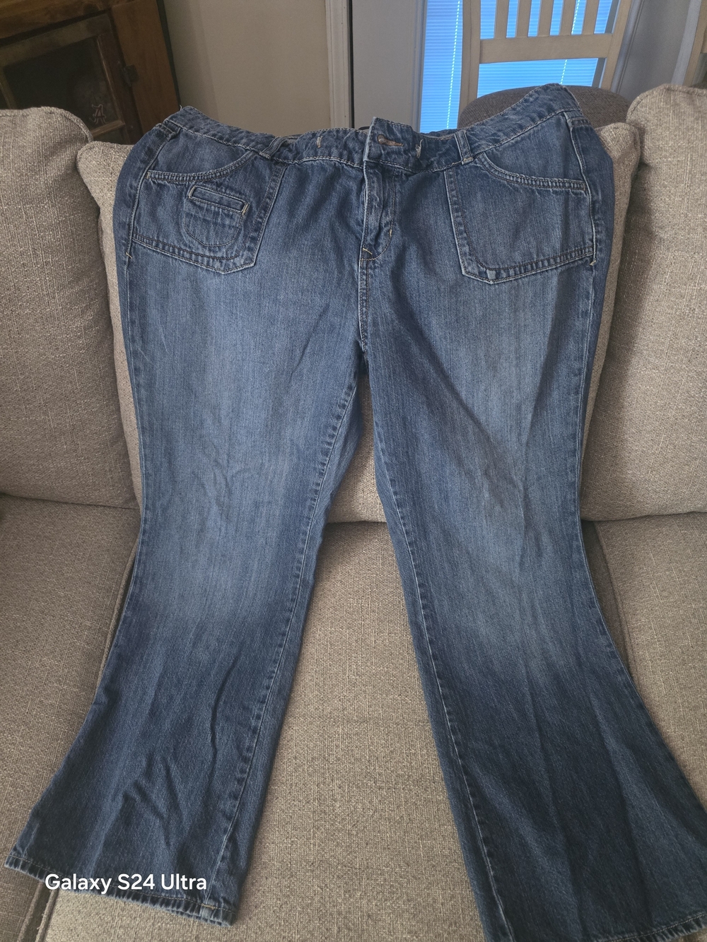 OLD NAVY FLARE JEANS